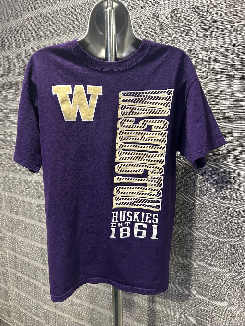 Pro Edge Purple Huskies Graphic Tee with Gold W